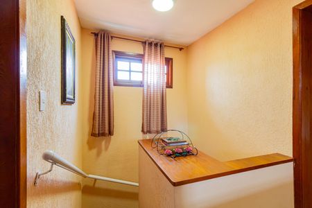 Casa à venda com 160m², 3 quartos e 3 vagasEscada