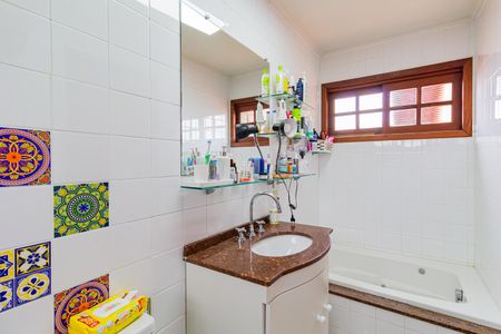 Casa à venda com 160m², 3 quartos e 3 vagasBanheiro da Suíte