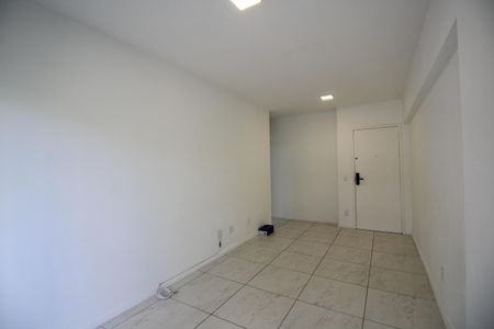 Sala de apartamento para alugar com 2 quartos, 63m² em Barra Olímpica, Rio de Janeiro
