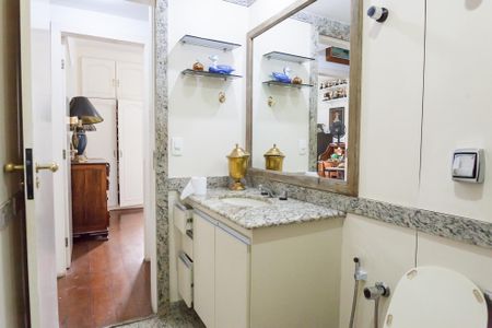 Apartamento à venda com 110m², 3 quartos e 2 vagasBanheiro Social