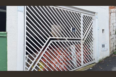 Casa para alugar com 100m², 2 quartos e 1 vaga Casa para alugar com 100m², 2 quartos e 1 vagaFachada