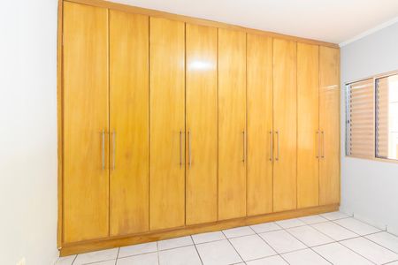 Quarto 1 de casa para alugar com 2 quartos, 120m² em Jardim Margarida, São Paulo