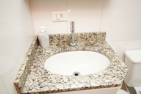 Apartamento à venda com 61m², 2 quartos e 2 vagasBanheiro da Suíte