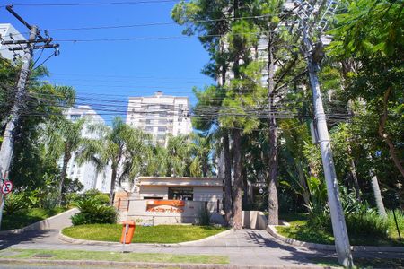 Apartamento para alugar com 95m², 3 quartos e 2 vagas Apartamento para alugar com 95m², 3 quartos e 2 vagasFachada