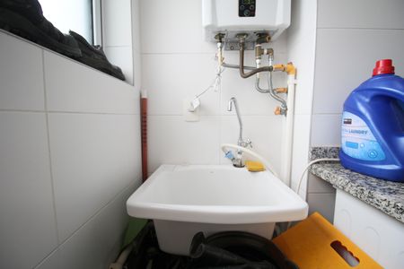 Apartamento para alugar com 74m², 2 quartos e 1 vagaÁrea de Serviço