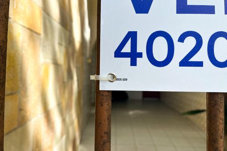 Casa à venda com 112m², 3 quartos e 1 vagaPlaquinha