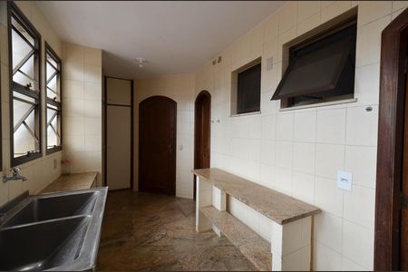 Apartamento à venda com 300m², 4 quartos e 3 vagasÁrea de Serviço