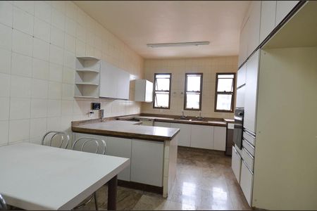 Apartamento à venda com 300m², 4 quartos e 3 vagasCozinha
