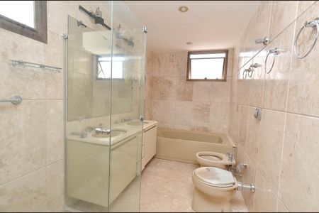 Apartamento à venda com 300m², 4 quartos e 3 vagasBanheiro Suíte 1