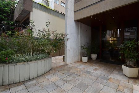 Apartamento à venda com 300m², 4 quartos e 3 vagasEntrada