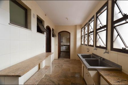 Apartamento à venda com 300m², 4 quartos e 3 vagasÁrea de Serviço