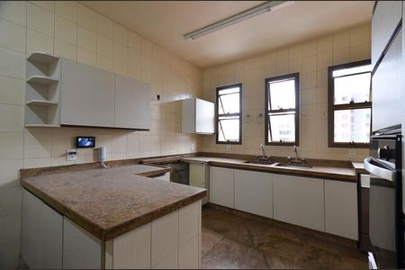 Apartamento à venda com 300m², 4 quartos e 3 vagasCozinha