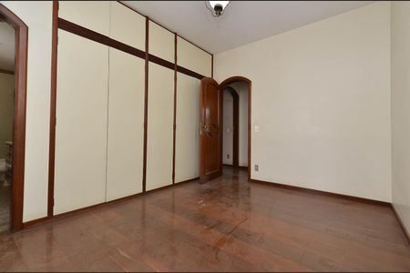 Apartamento à venda com 300m², 4 quartos e 3 vagasSuíte 2