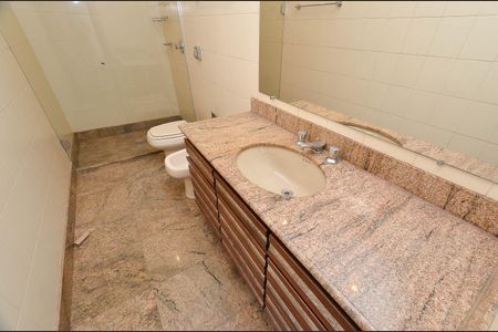 Apartamento à venda com 300m², 4 quartos e 3 vagasBanheiro Suíte 2