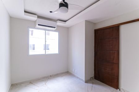 Sala de apartamento para alugar com 2 quartos, 46m² em Piedade, Rio de Janeiro