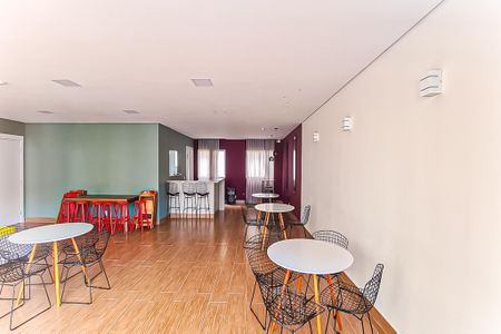 Apartamento para alugar com 46m², 2 quartos e 1 vaga Apartamento para alugar com 46m², 2 quartos e 1 vagaÁrea comum - Salão de festas