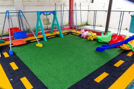 Apartamento para alugar com 43m², 2 quartos e 1 vaga Apartamento para alugar com 43m², 2 quartos e 1 vagaÁrea comum - Playground
