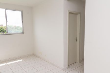 Sala de apartamento para alugar com 2 quartos, 43m² em Cosmos, Rio de Janeiro