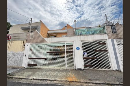 Casa à venda com 110m², 3 quartos e 2 vagas Casa à venda com 110m², 3 quartos e 2 vagasFachada - Plaquinha instalada