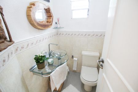 Casa à venda com 110m², 3 quartos e 2 vagas Casa à venda com 110m², 3 quartos e 2 vagasBanheiro 3 - Lavabo