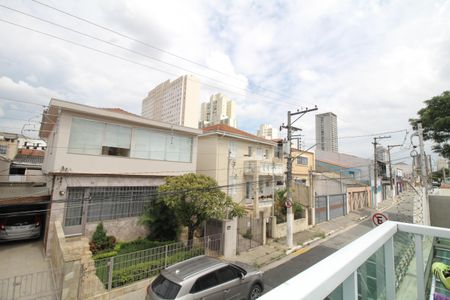 Casa à venda com 110m², 3 quartos e 2 vagas Casa à venda com 110m², 3 quartos e 2 vagasVaranda