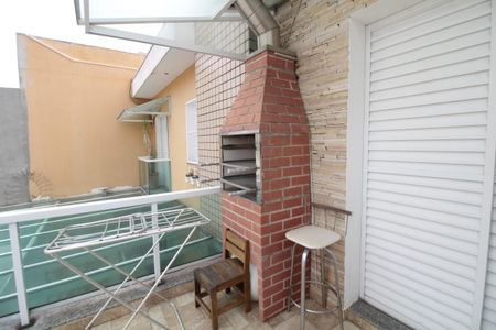 Casa à venda com 110m², 3 quartos e 2 vagas Casa à venda com 110m², 3 quartos e 2 vagasVaranda