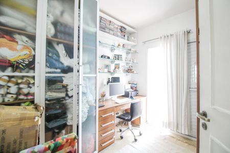 Casa à venda com 110m², 3 quartos e 2 vagas Casa à venda com 110m², 3 quartos e 2 vagasQuarto 3