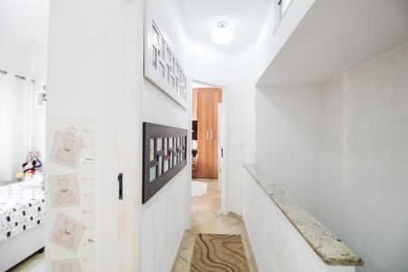 Casa à venda com 110m², 3 quartos e 2 vagas Casa à venda com 110m², 3 quartos e 2 vagasCorredor