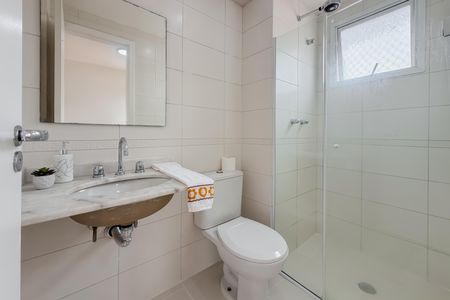 Apartamento à venda com 62m², 2 quartos e 2 vagas Apartamento à venda com 62m², 2 quartos e 2 vagasBanheiro da Suíte