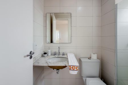 Apartamento à venda com 62m², 2 quartos e 2 vagas Apartamento à venda com 62m², 2 quartos e 2 vagasBanheiro da Suíte