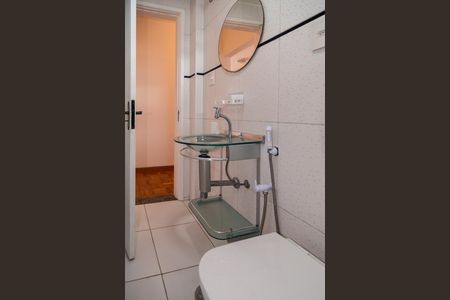 Banheiro Social de apartamento para alugar com 3 quartos, 132m² em Bela Vista, São Paulo