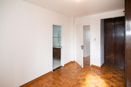 Apartamento para alugar com 132m², 3 quartos e sem vaga Apartamento para alugar com 132m², 3 quartos e sem vagaQuarto 3 - Suíte
