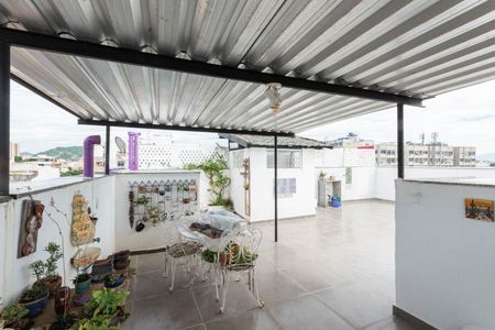 Apartamento para alugar com 124m², 1 quarto e sem vagaTerraço