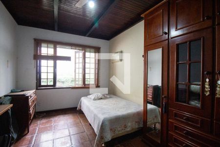 Casa à venda com 200m², 5 quartos e 1 vagaQuarto