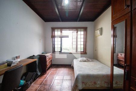 Casa à venda com 200m², 5 quartos e 1 vagaQuarto