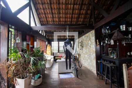 Sala de casa à venda com 5 quartos, 200m² em Recreio dos Bandeirantes, Rio de Janeiro