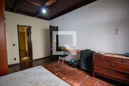 Casa à venda com 200m², 5 quartos e 1 vagaQuarto