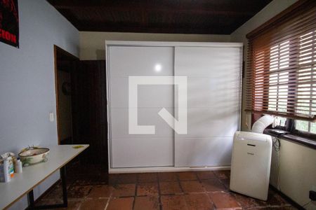 Casa à venda com 200m², 5 quartos e 1 vagaQuarto