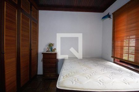 Casa à venda com 200m², 5 quartos e 1 vagaQuarto