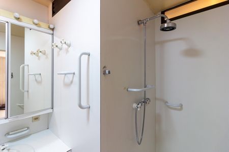 Apartamento à venda com 460m², 4 quartos e 4 vagas Apartamento à venda com 460m², 4 quartos e 4 vagasBanheiro da Suíte 1