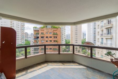 Apartamento à venda com 460m², 4 quartos e 4 vagas Apartamento à venda com 460m², 4 quartos e 4 vagasVaranda