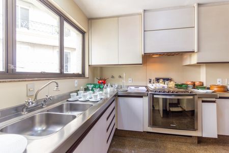 Apartamento à venda com 460m², 4 quartos e 4 vagas Apartamento à venda com 460m², 4 quartos e 4 vagasCozinha