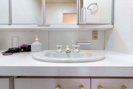 Apartamento à venda com 460m², 4 quartos e 4 vagas Apartamento à venda com 460m², 4 quartos e 4 vagasBanheiro da Suíte 1