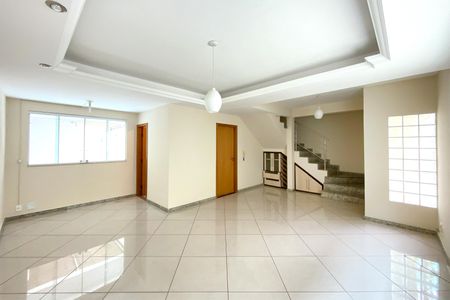 Casa à venda com 176m², 4 quartos e 2 vagasSala