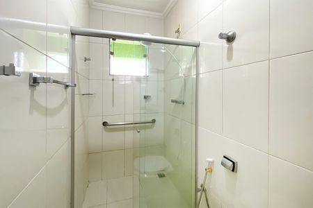 Casa à venda com 176m², 4 quartos e 2 vagasBanheiro