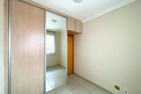Casa à venda com 176m², 4 quartos e 2 vagasQuarto 2