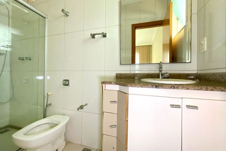 Casa à venda com 176m², 4 quartos e 2 vagasBanheiro da Suíte 1