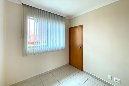 Casa à venda com 176m², 4 quartos e 2 vagasQuarto 2