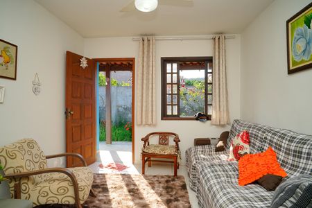 Sala de casa de condomínio para alugar com 2 quartos, 360m² em Itaupuaçu, Maricá