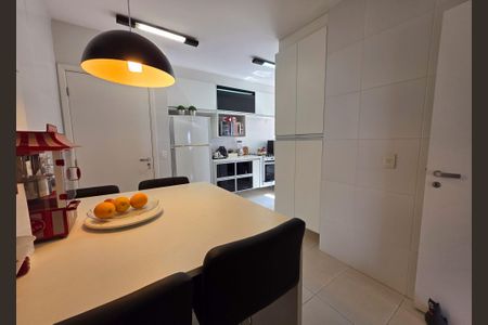 Apartamento à venda com 130m², 3 quartos e 3 vagasCozinha